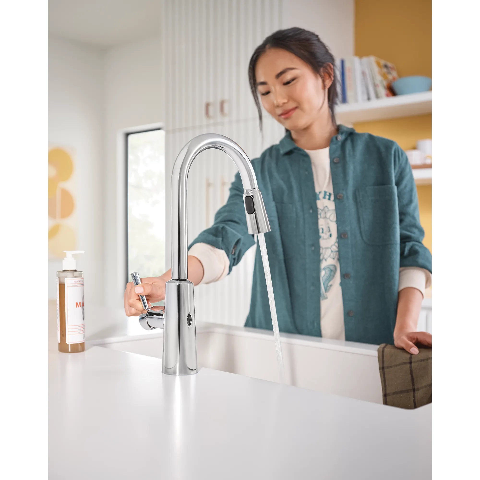 Riley MotionSense Wave One-Handle High Arc Pulldown Kitchen Faucet - Image 9