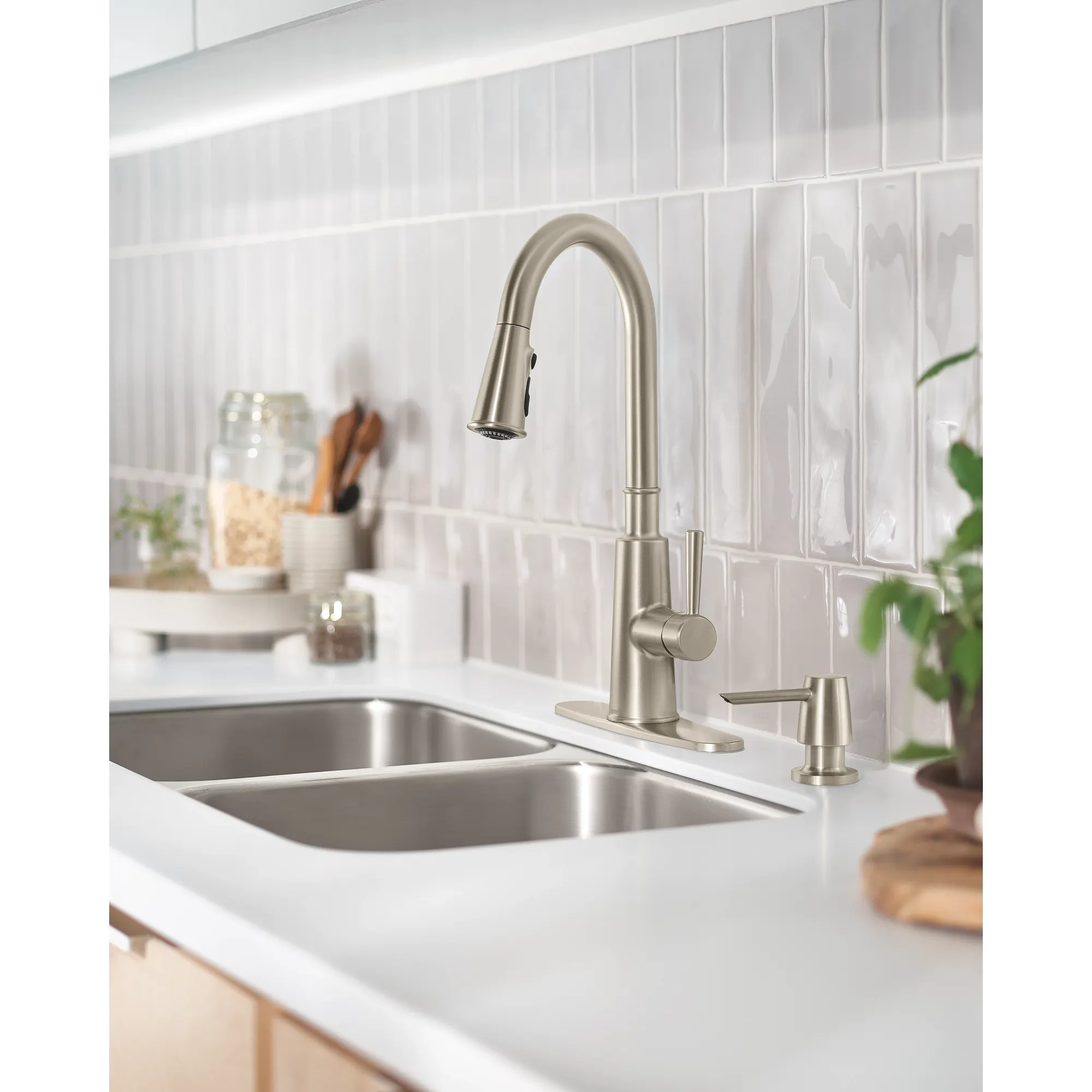 Fenn Pulldown Kitchen Faucet - Image 3