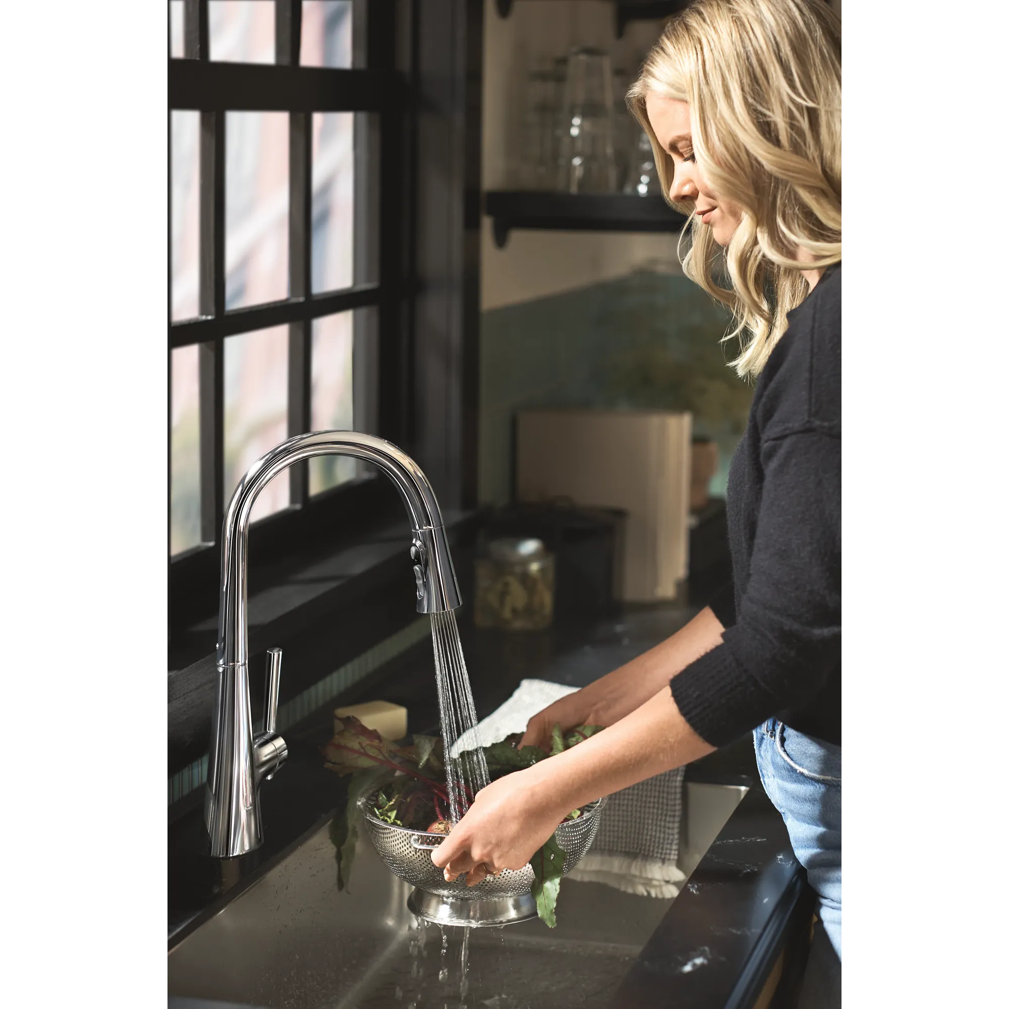 Kurv Smart Faucet Voice Control One-Handle High Arc Pulldown Kitchen Faucet - Image 4