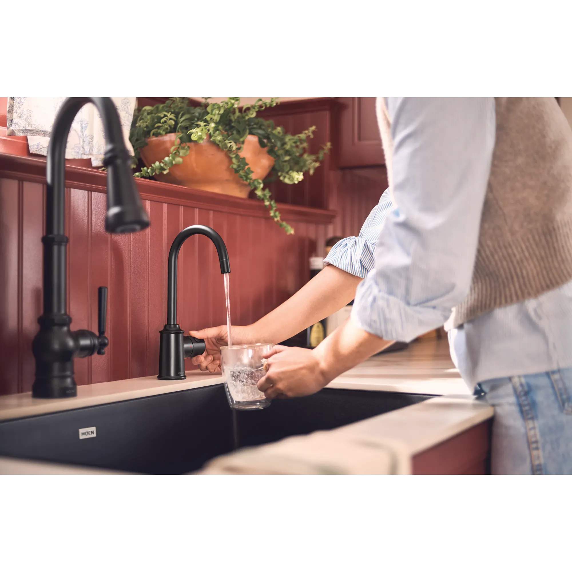 Moen Sip Traditional One-Handle High Arc Undermount Beverage Faucet - Image 11