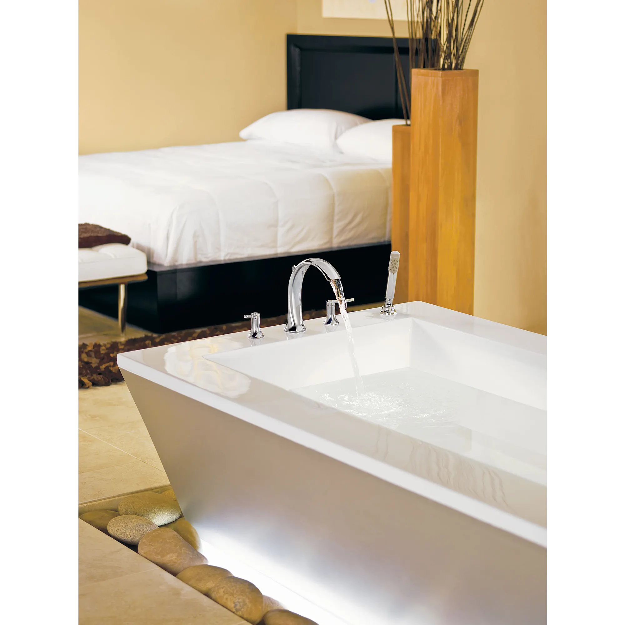 Fina Two-Handle High Arc Roman Tub Faucet Includes Hand Shower - Image 4