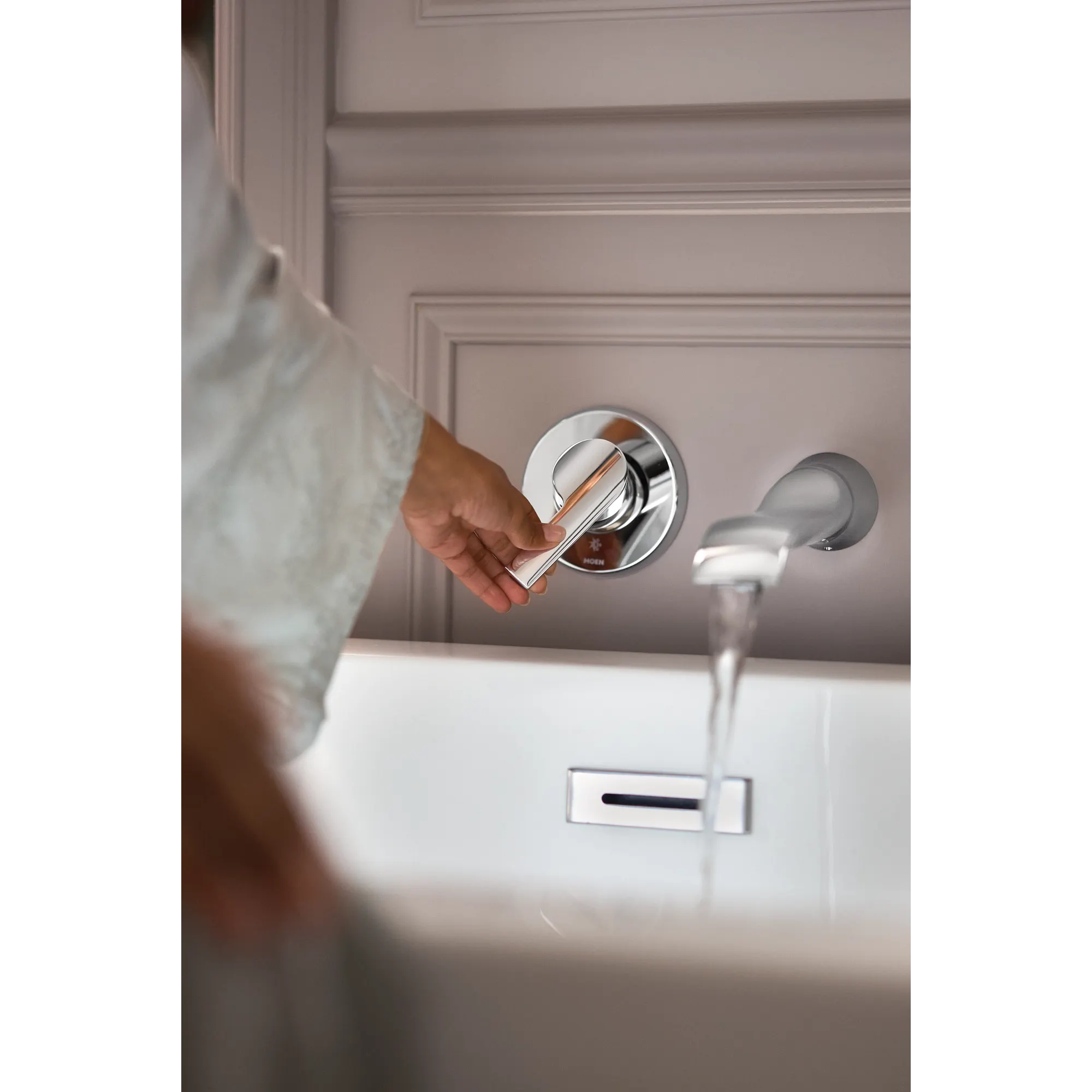 Doux One-Handle Non Diverter Wallmount Tub Filler - Image 16